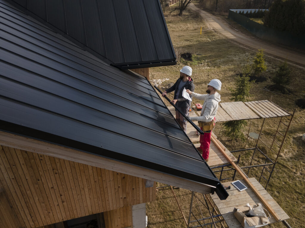 Top 5 Benefits of Hiring Local Commercial & Residential Roofing Experts